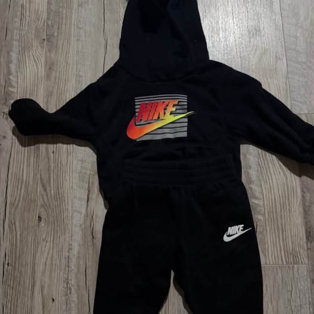 Nike Toddler Hoodie and Pants Set